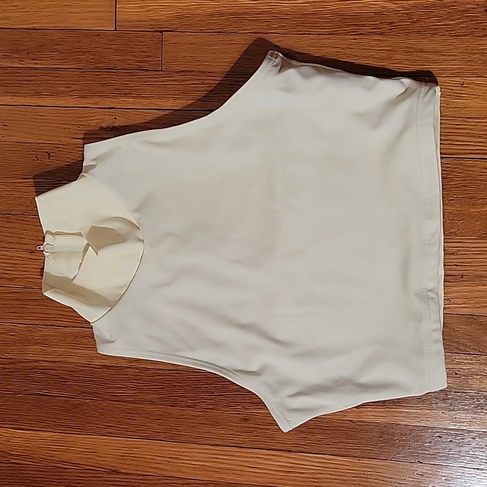 BALERA HIGH NECK CROP TOP